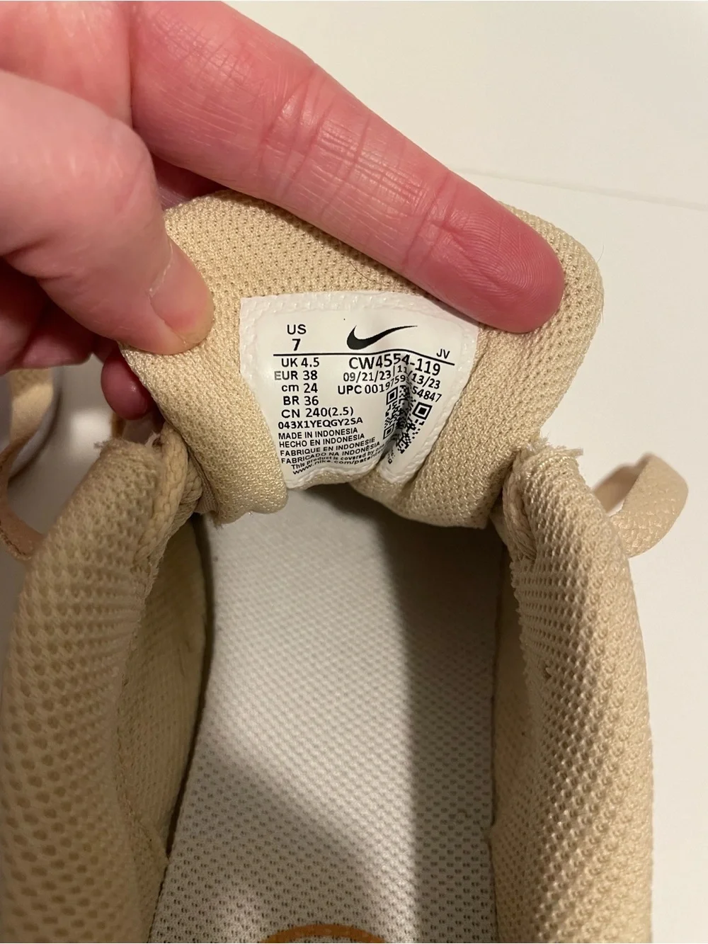 Nike Brand Size 7 Nike Air Max SC Sanddrift/Summit White Sneaker Athletic Shoes